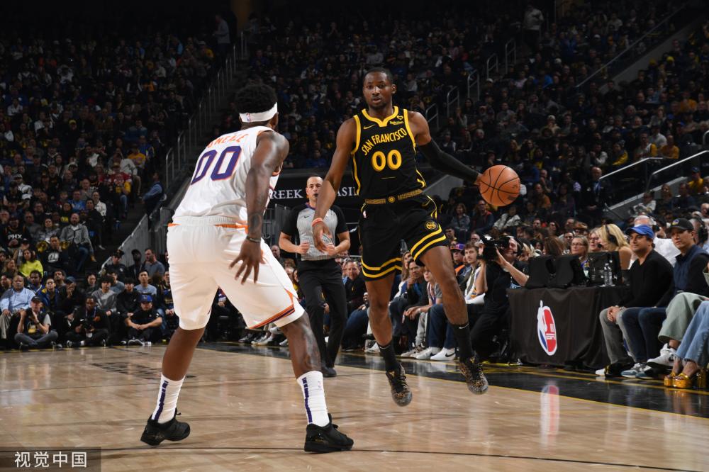 现跨越式突 现跨越式突