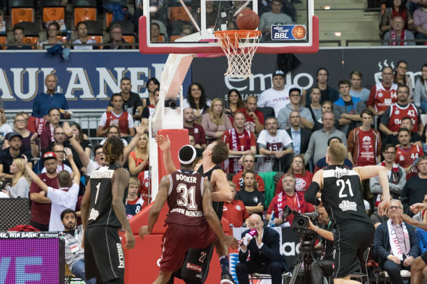 国足球增添 国足球增添