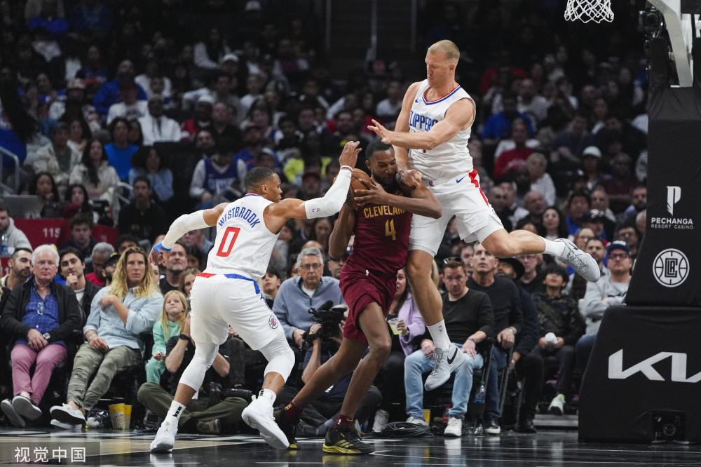 携手推出的 携手推出的