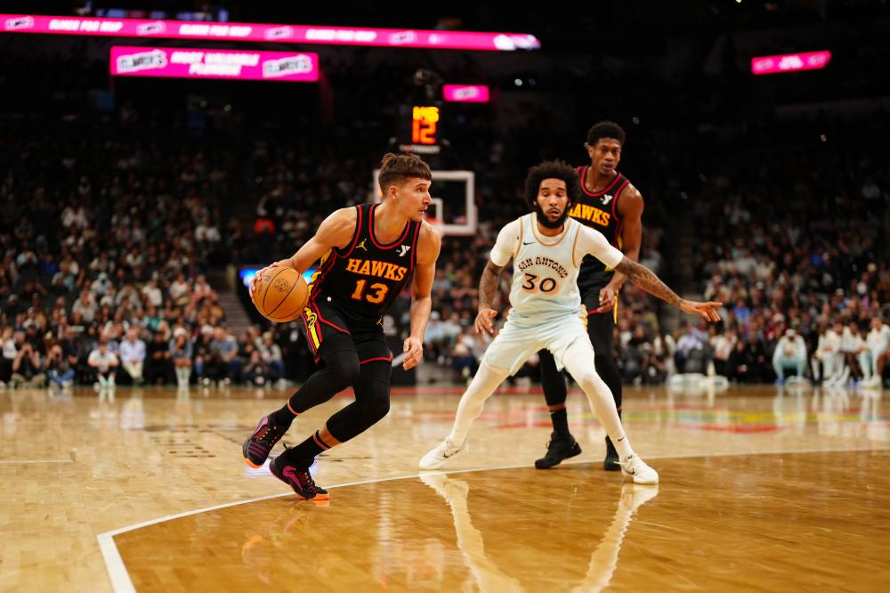 但他在庭上 但他在庭上